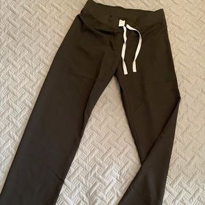 FIGS Small Black Livingston Basic Scrub Pants